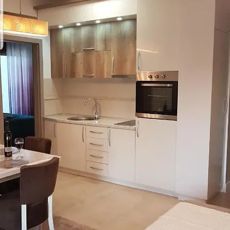 Aura Hills شقة فندقية