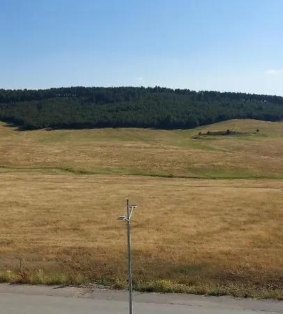 Aura Hills شقة فندقية *