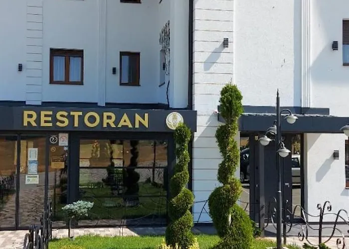 Ξενοδοχείο με διαμερίσματα Aura Hills